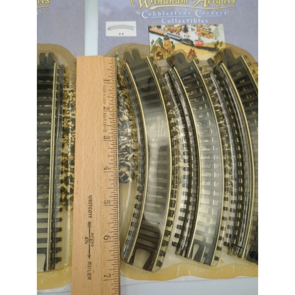 Cobblestone Corners Train Tracks Wyndam Heights 8 Curved & 8 Straight Rails Accy